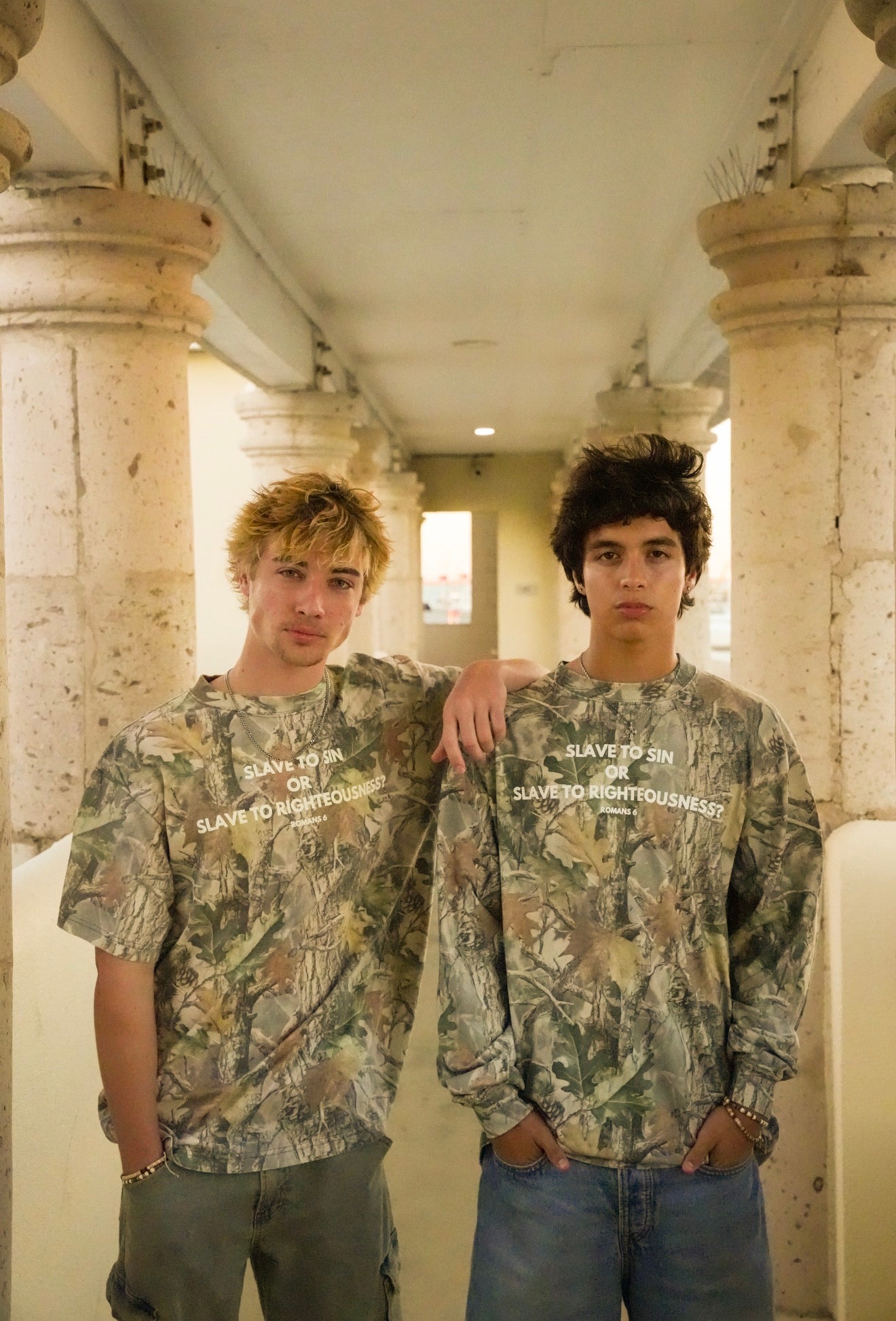 Slave to righteousness Camo (Short-Sleeve)