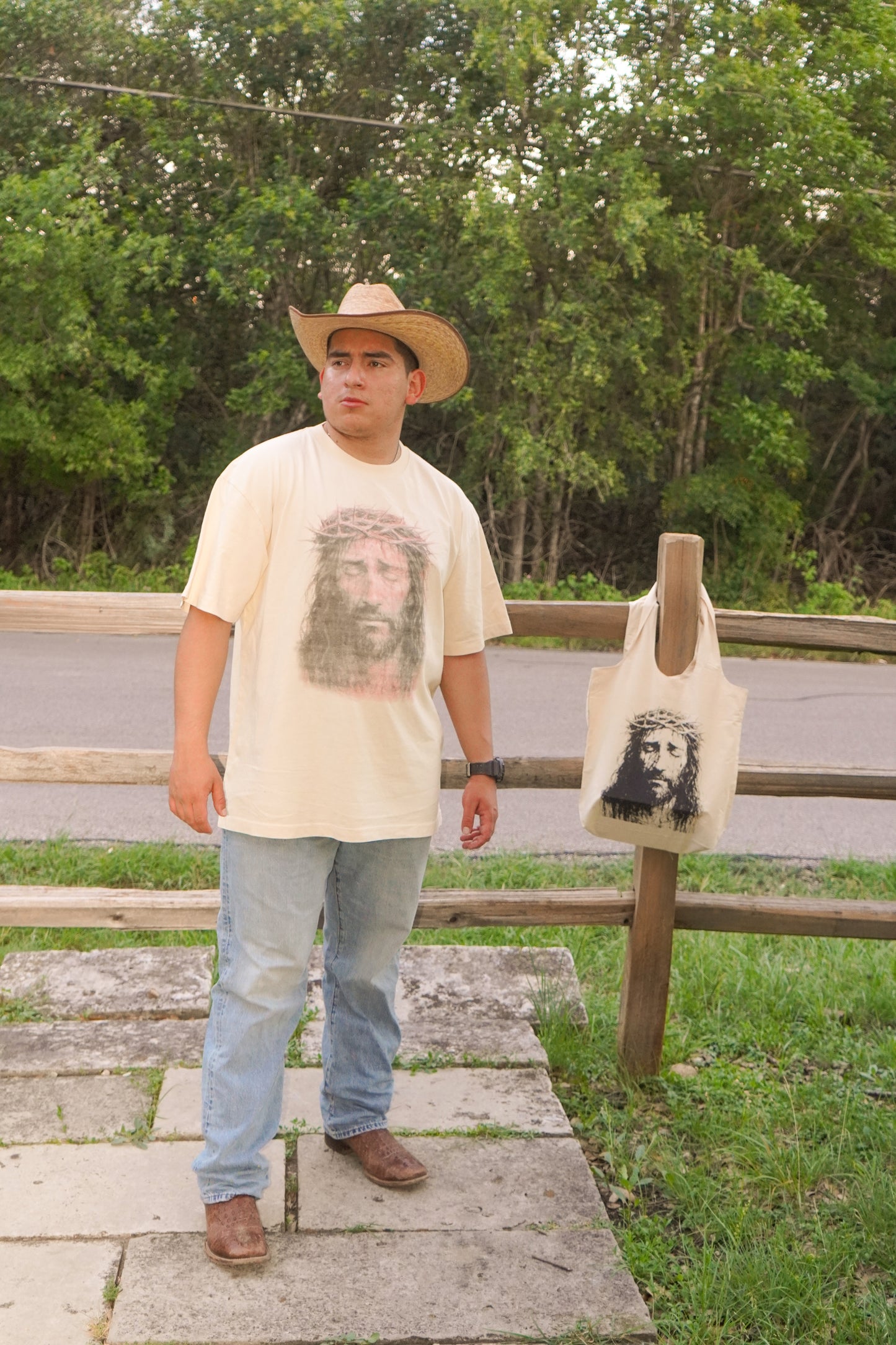 Jesus is coming tee (off white)